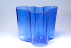 画像1: iittala/イッタラ/ALVAR AALTO/Savoy vas/アルヴァ・アアルトコレクション ベース/H16cm/廃盤色ブルー (1)