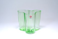 画像1: iittala/イッタラ/ALVAR AALTO/Savoy vas/アルヴァ・アアルトコレクション ベース/H9.5cm /アップルグリーン (1)