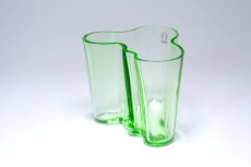 画像2: iittala/イッタラ/ALVAR AALTO/Savoy vas/アルヴァ・アアルトコレクション ベース/H9.5cm /アップルグリーン (2)